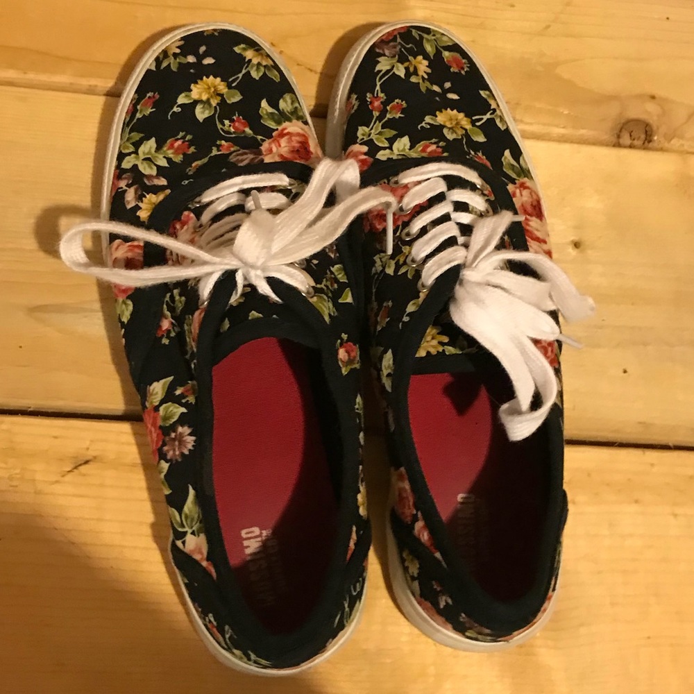 Hardly warn shoes